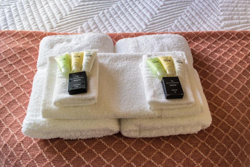 Madsen Retreat Hotel Penguin Ngoại thất bức ảnh